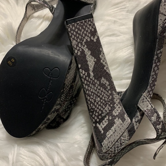 Jessica Simpson Casa Pumps Dark Pewter Stamped Metallic Snake Bow Platform Heels - Picture 9 of 14